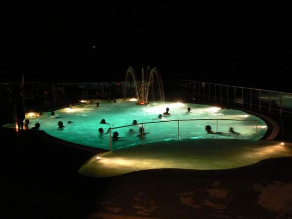 piscine nocturne au camping les sables blancs le vendredi soir